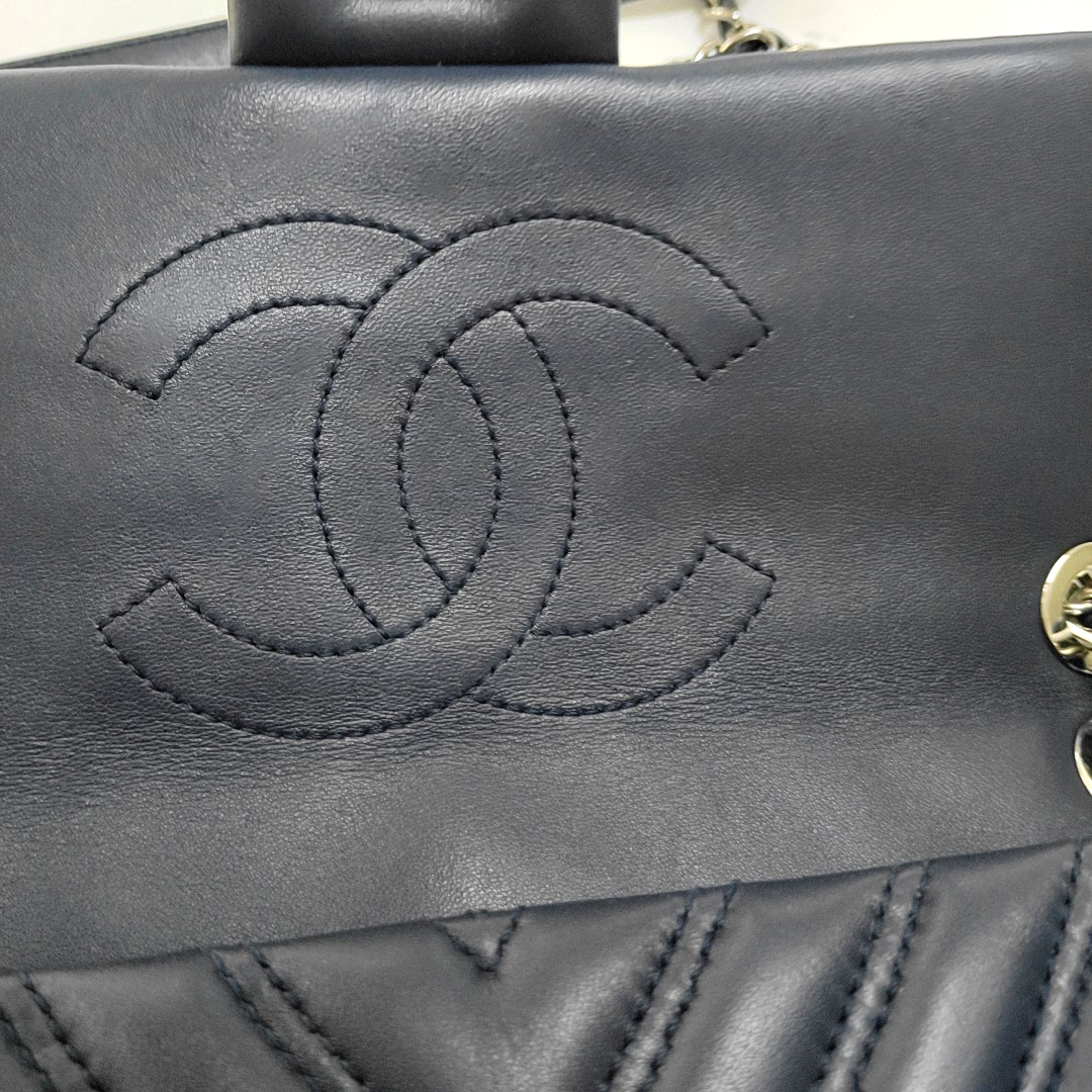 CHANEL CLASSIC FLAP Medium-sized Deep Blue Lamb Skin Quilted V Pattern Crossbody Bag Shoulder Bag 21 Clasp Silver Hardware-(SKU)-960583335