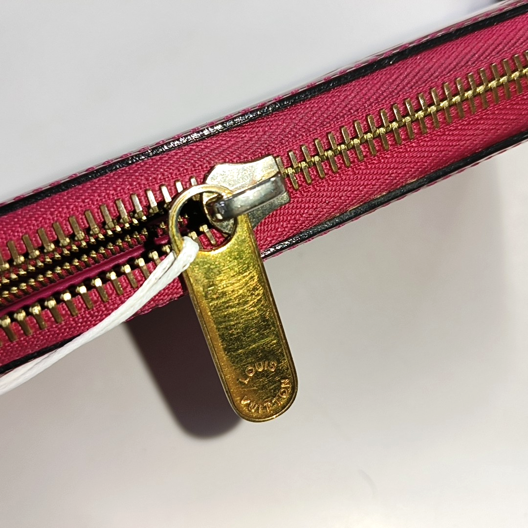 LOUIS VUITTON Red patent leather embossed wallet Golden hardware Complete Accessories-(SKU)-931296992