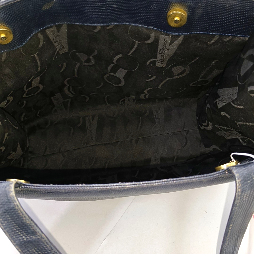 FERRAGAMO Vara Large size Dark blue cowhide shoulder bag Golden hardware-(SKU)-942579184