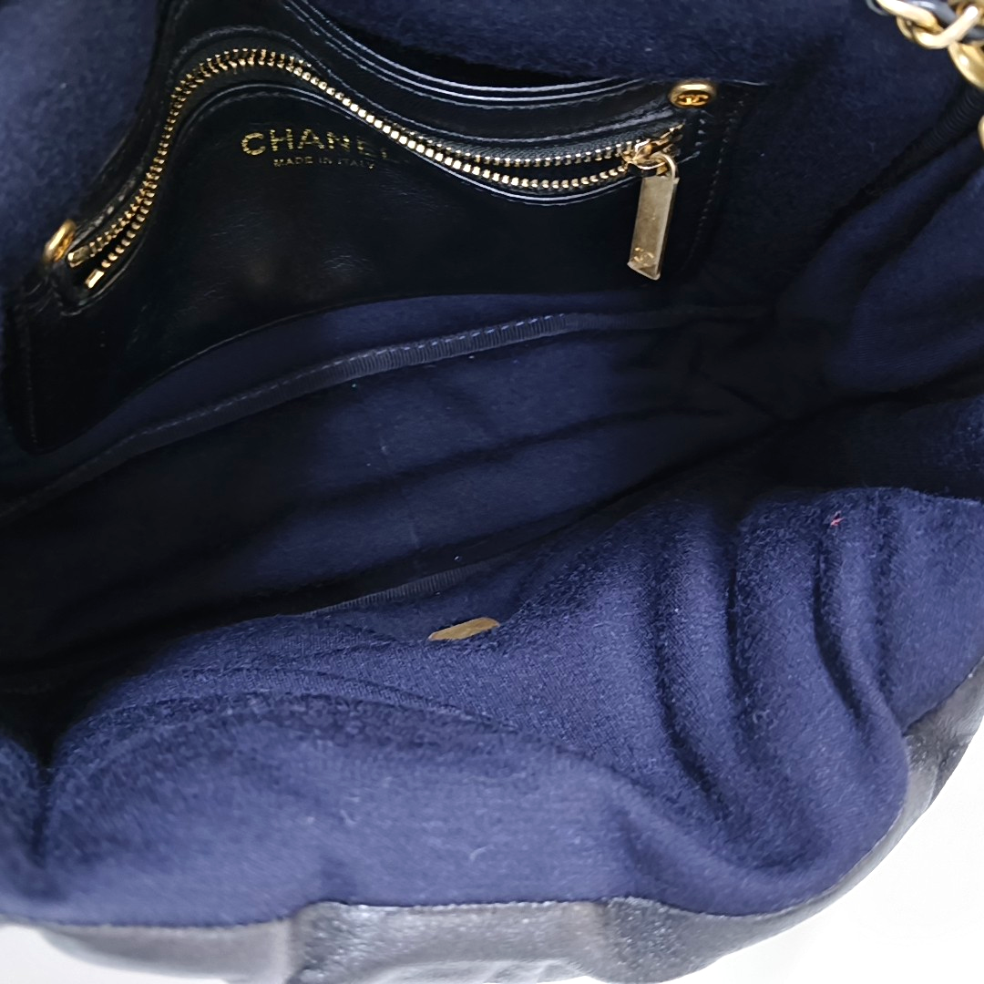 CHANEL VINTAGE PUFFY black lambskin crossbody bag shoulder bag 28 opening gold hardware-(SKU)-964643760