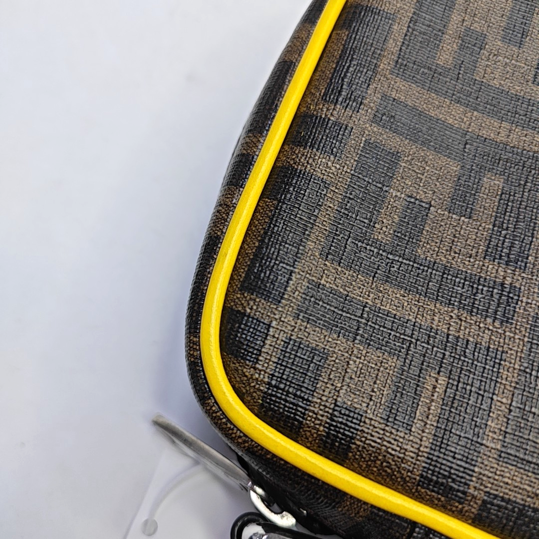 FENDI Small size Black Coated Canvas Single Shoulder Bag Golden hardware-(SKU)-945422006