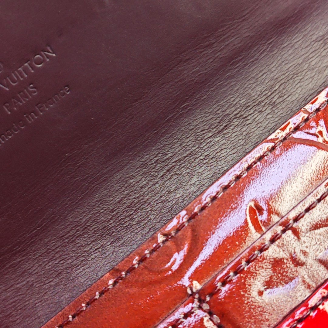LOUIS VUITTON PORTE MONNAIE Red patent leather embossed wallet Golden hardware-(SKU)-958031193