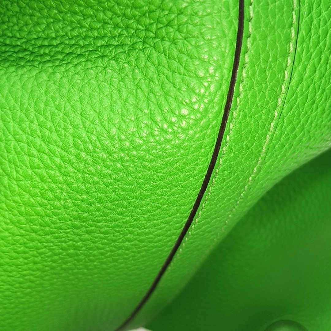 HERMÈS Picotin Lock 22 Bamboo Green Clemence Calfskin Basket Handbag with Detachable Strap, Silver Hardware, 🅁-(SKU)-940900076
