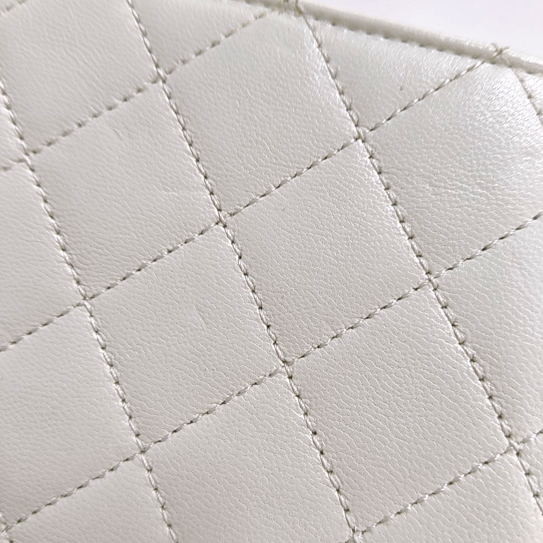 CHANEL CLASSIC FLAP White Lamb Calfskin Quilted Handbag Single Shoulder Bag Gold Hardware 30 Clasp-(SKU)-959631045