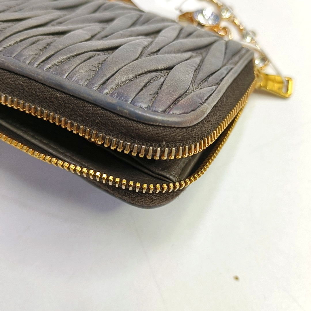 Miu Miu Matelassé Grey Lamb Skin Quilted Crossbody Bag-(SKU)-950467025