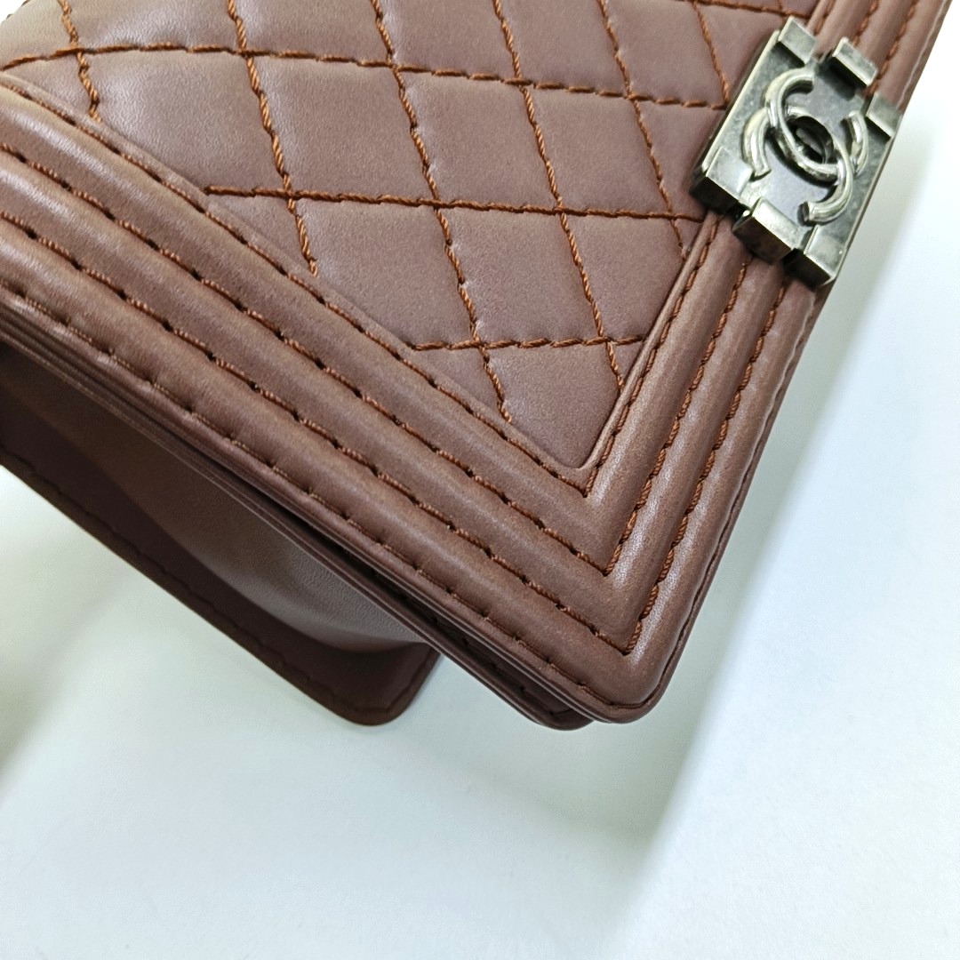 CHANEL BOY CHANEL Medium Burgundy Calfskin Quilted Shoulder Bag Tote Crossbody Bag Ruthenium Hardware 18K Clasp-(SKU)-946021622