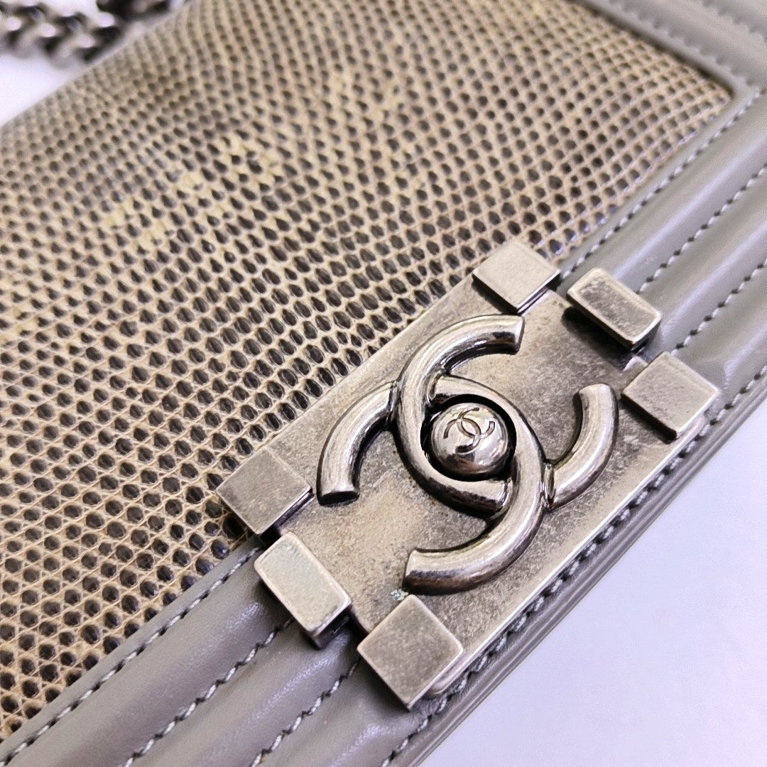 CHANEL BOY CHANEL small size grey lizard skin quilted crossbody bag with 19 chain links, palladium hardware, detachable strap-(SKU)-967359971