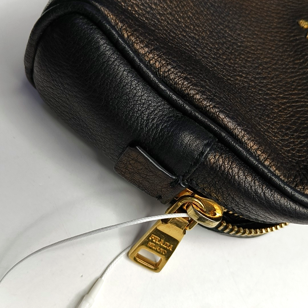 PRADA Camera Bag Black Leather Logo Handbag Single Shoulder Bag Crossbody Bag Golden hardware-(SKU)-953167834