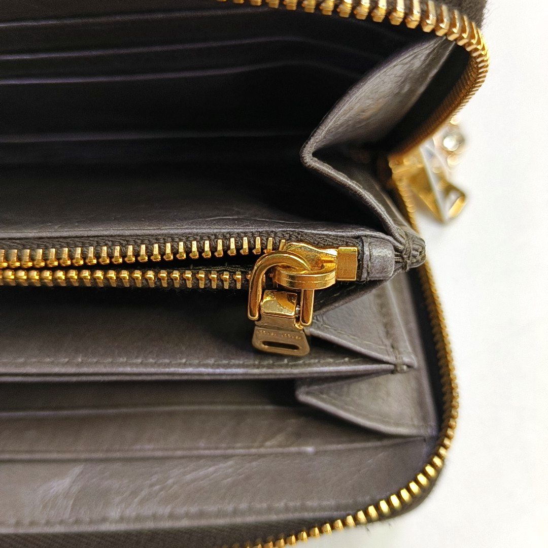Miu Miu Matelassé Grey Lamb Skin Quilted Crossbody Bag-(SKU)-950467025
