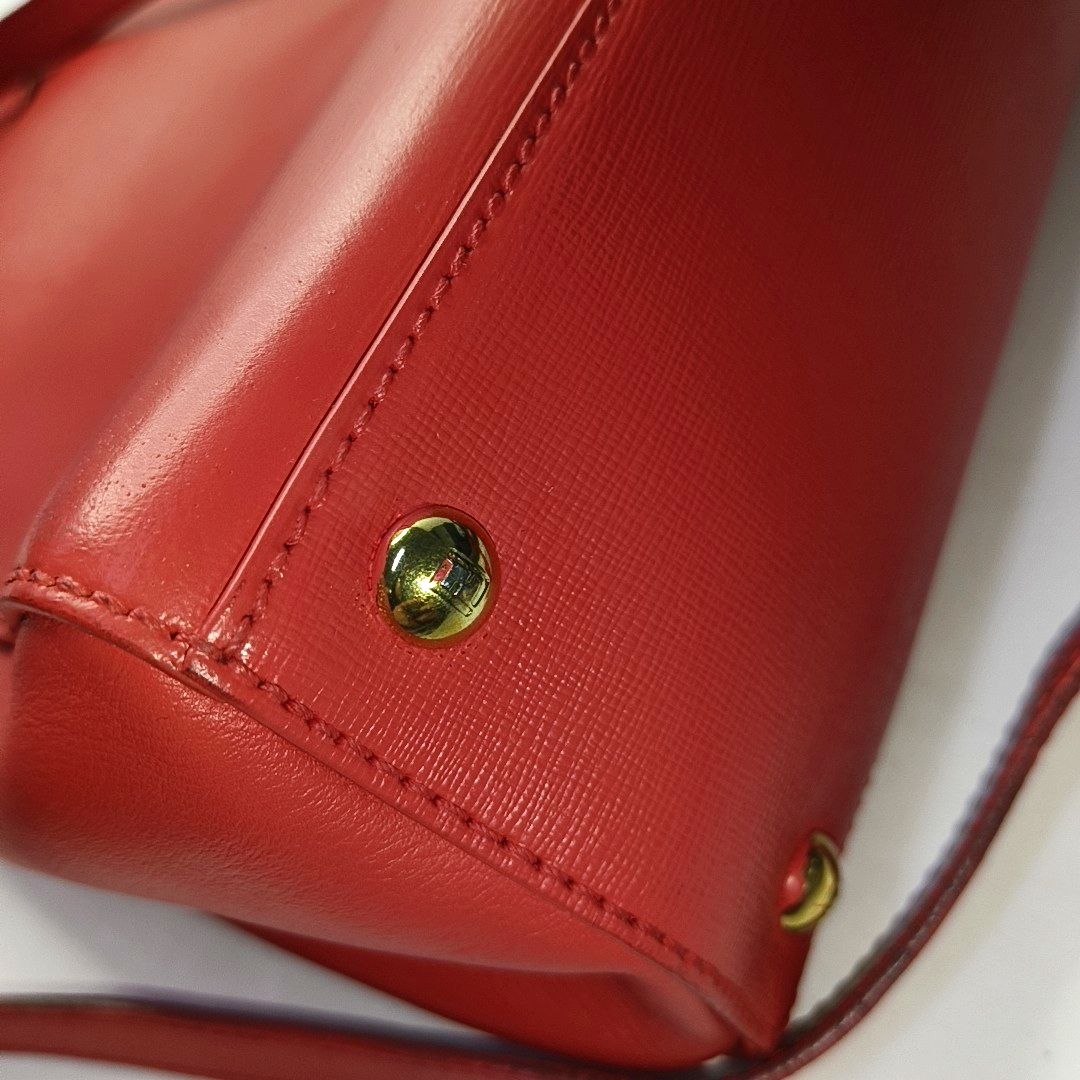 FENDI 2 Jours Small size Red Cowhide Single Shoulder Bag Handbag Crossbody Bag Gold Red Hardware Removable shoulder strap-(SKU)-946007227