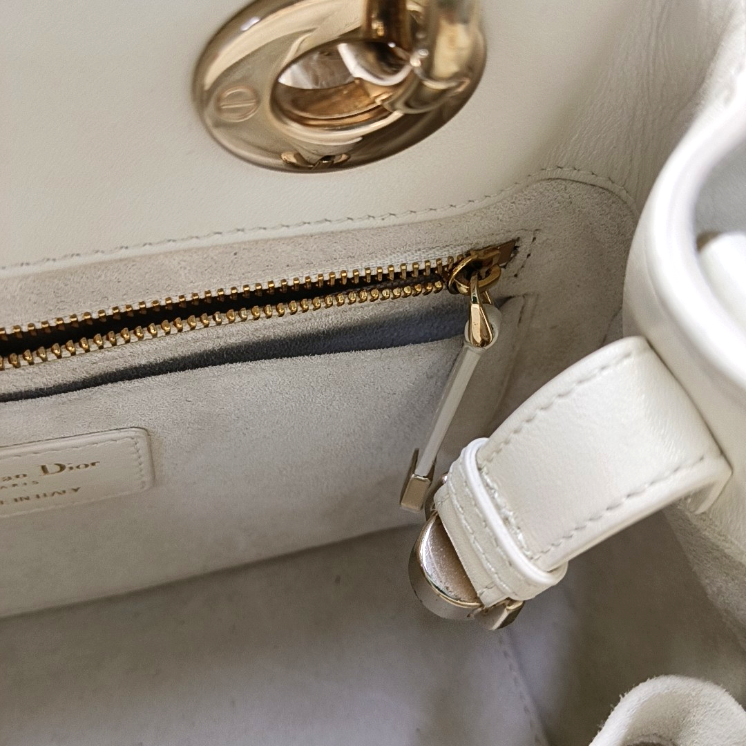 DIOR Lady Dior Small White Leather Cannage Quilted Diana Bag Single Shoulder Bag Tote Bag Crossbody Bag with Gold Hardware Removable Strap-(SKU)-957082816