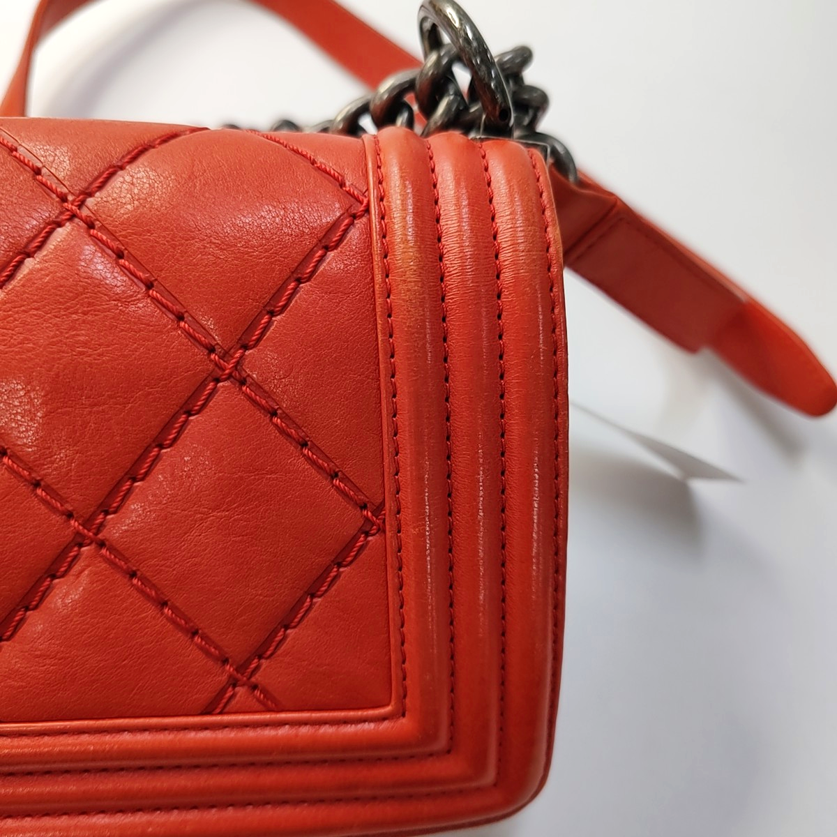 CHANEL BOY CHANEL Small Size Red Calfskin Quilted Chevron Single Shoulder Bag Crossbody Bag Rhodium Plated Hardware 18 Clasp Removable Shoulder Strap-(SKU)-943373745