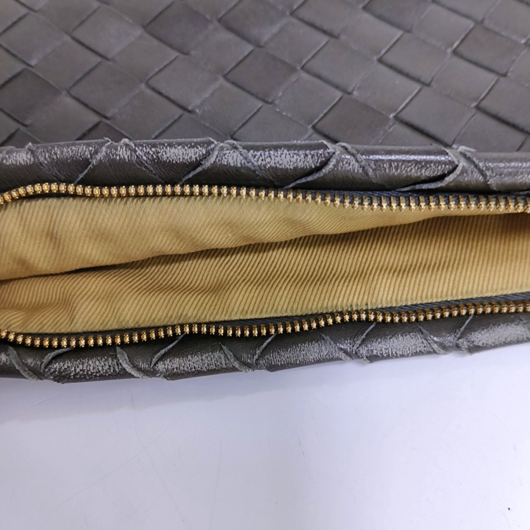 BOTTEGA VENETA Green Sheepskin Woven Clutch Golden hardware-(SKU)-946431245