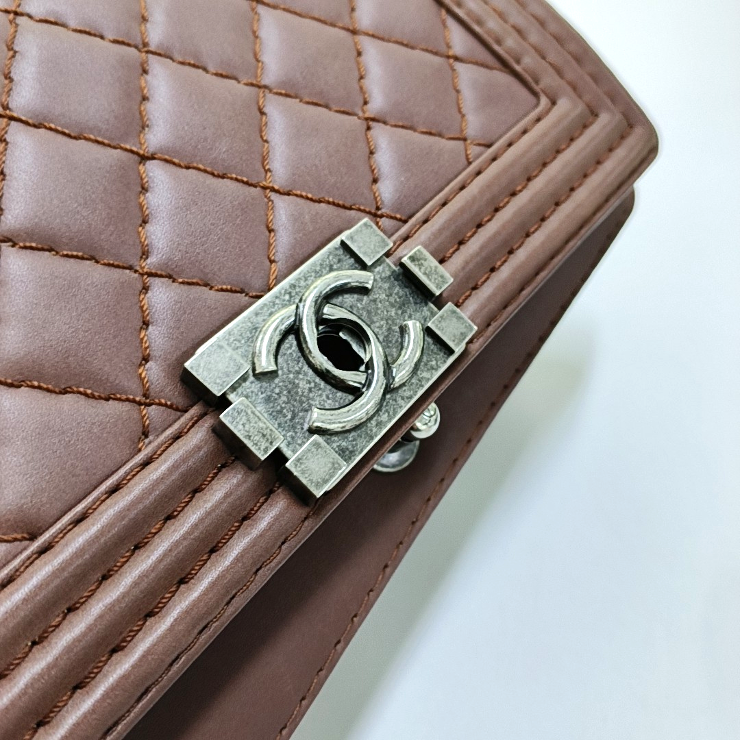 CHANEL BOY CHANEL Medium Burgundy Calfskin Quilted Shoulder Bag Tote Crossbody Bag Ruthenium Hardware 18K Clasp-(SKU)-946021622
