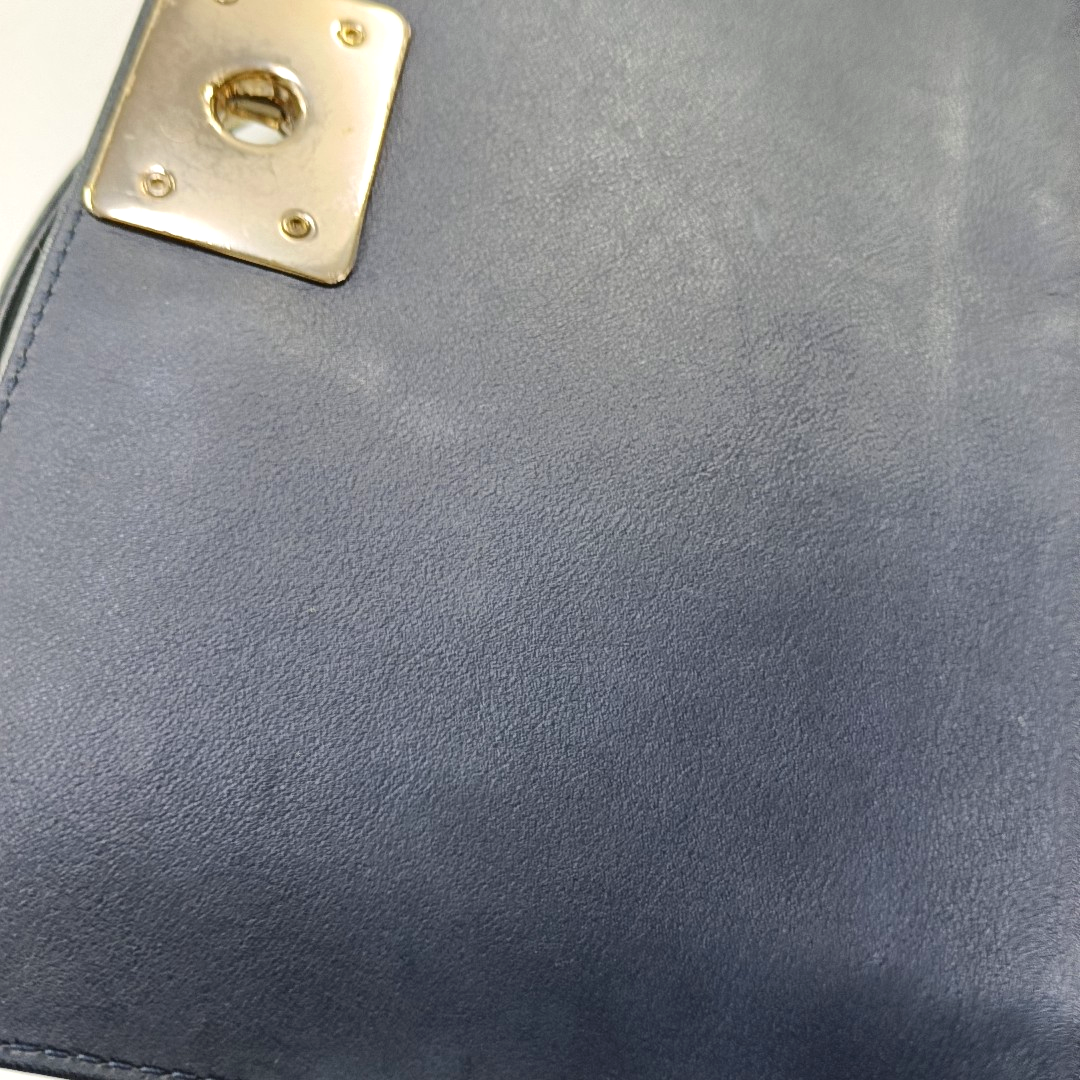 CHANEL BOY CHANEL Medium Deep Blue Leather Grained Crossbody Bag Single Shoulder Bag with Gold Hardware 25 opening Removable Strap-(SKU)-957834137