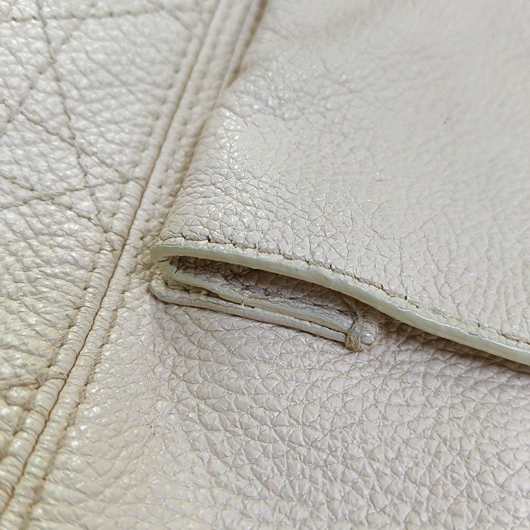 DIOR Tote bag White cowhide waffle pattern quilted single shoulder bag Golden hardware-(SKU)-957417098
