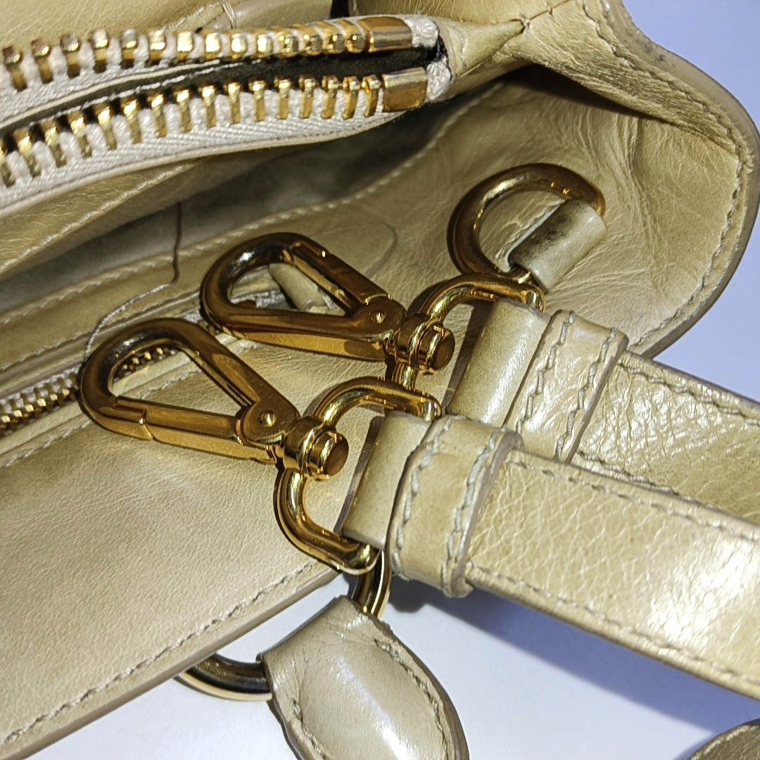 Miu Miu Tote bag Yellow Cowhide Single Shoulder Handbag Crossbody Bag Golden hardware Removable shoulder strap-(SKU)-958319831