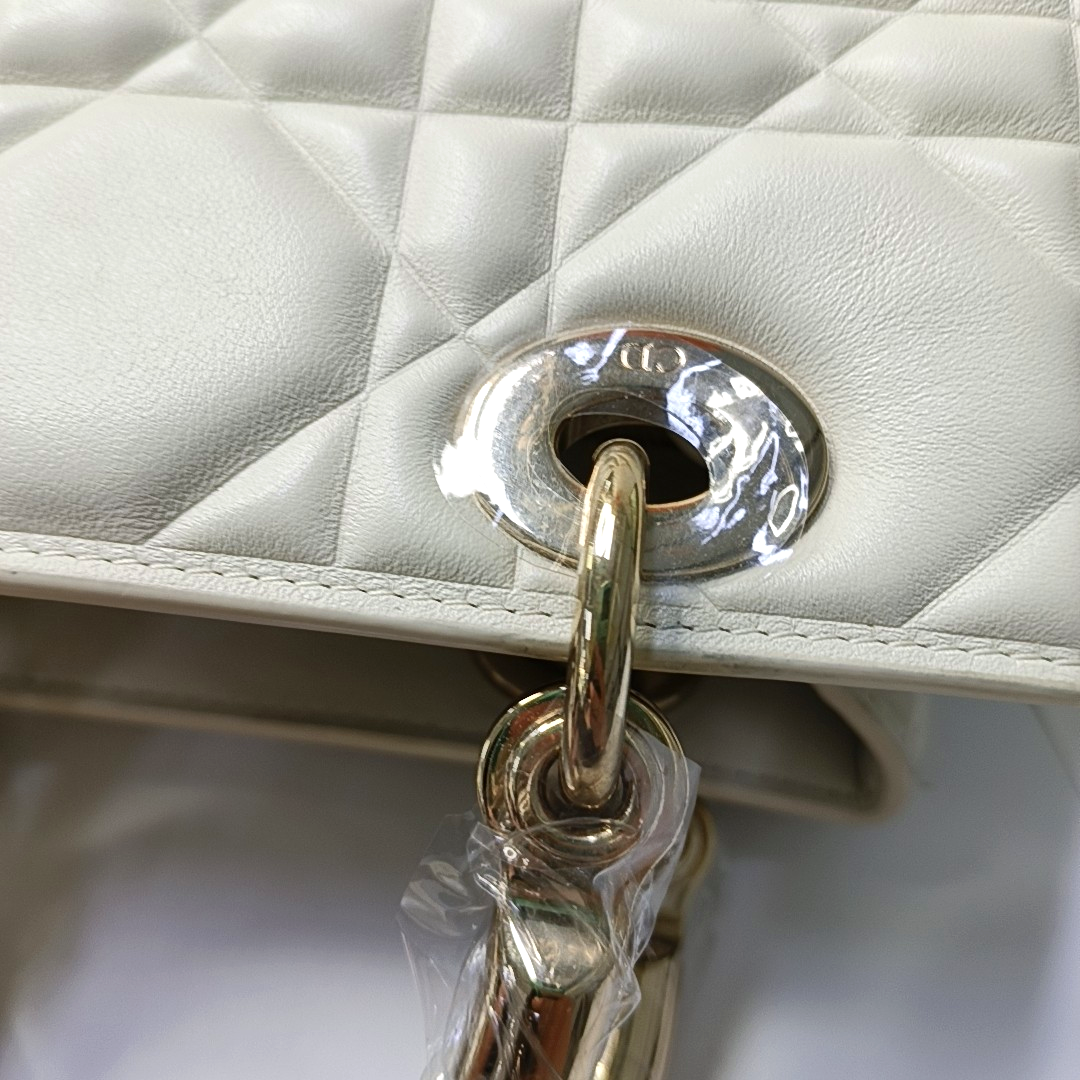 DIOR Lady Dior Small White Leather Cannage Quilted Diana Bag Single Shoulder Bag Tote Bag Crossbody Bag with Gold Hardware Removable Strap-(SKU)-957082816