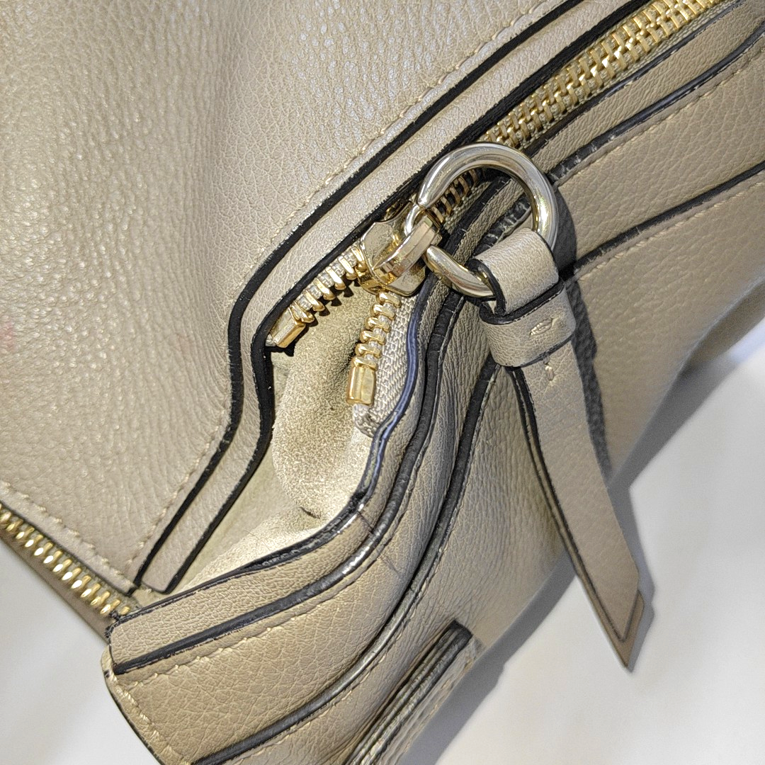 Chloé Faye Medium size Grey Cowhide Single Shoulder Bag Tote Shoulder Bag Crossbody Bag Golden Silver Hardware Removable shoulder strap-(SKU)-939956947