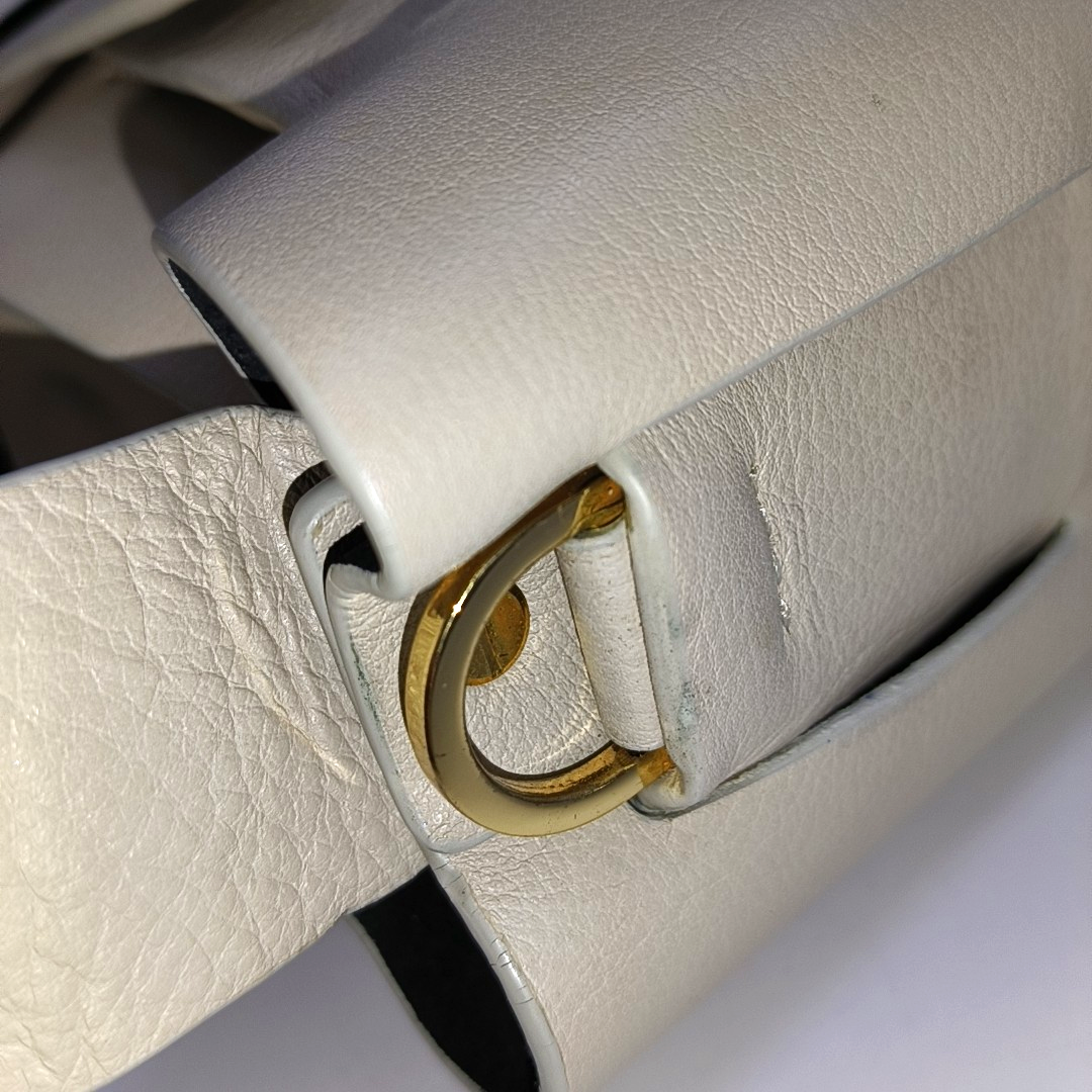 Yuzefi Beige Leather Single Shoulder Bag Golden hardware Removable shoulder strap-(SKU)-937551910