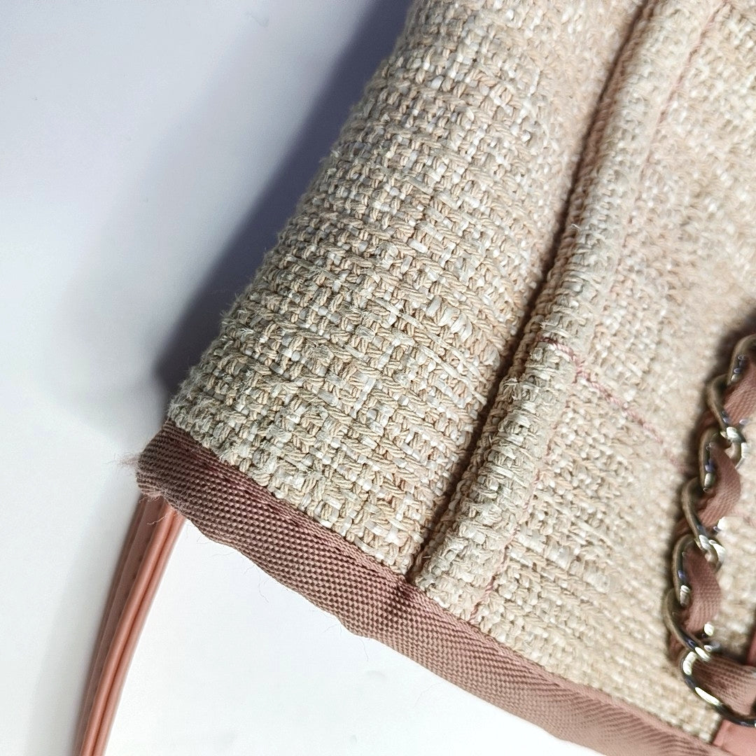 CHANEL DEAUVILLE Small Pink Canvas Shoulder Bag with Silver Hardware, 25 Clasps-(SKU)-969333382