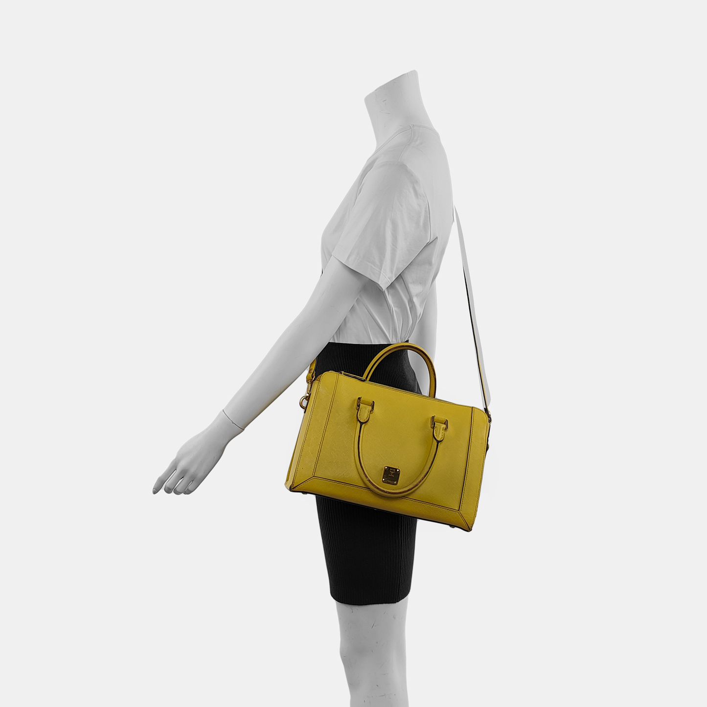 MCM NUOVO Yellow Leather Sling Shoulder Bag Golden hardware Removable shoulder strap-(SKU)-940313912