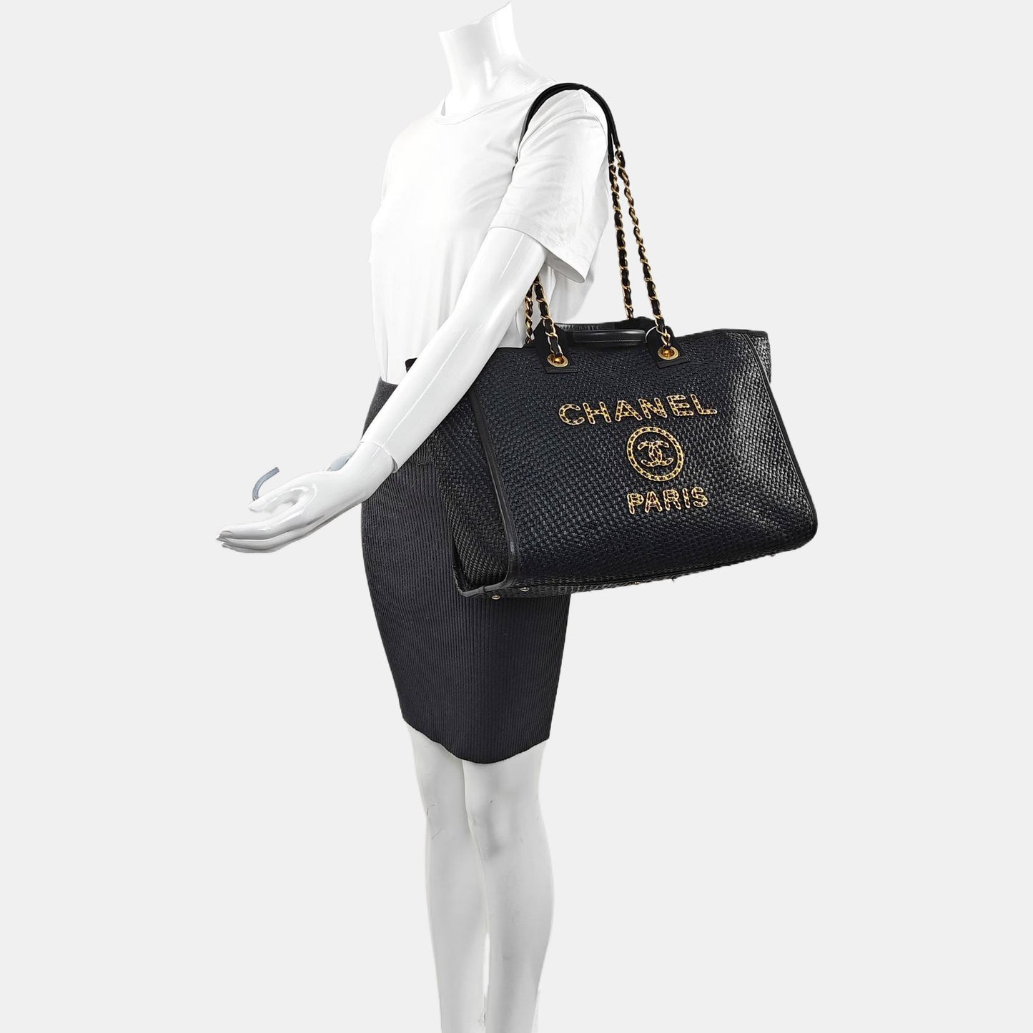 CHANEL DEAUVILLE large size black special material woven beach bag, shoulder bag, handbag with gold hardware and 31 chain links-(SKU)-971090385