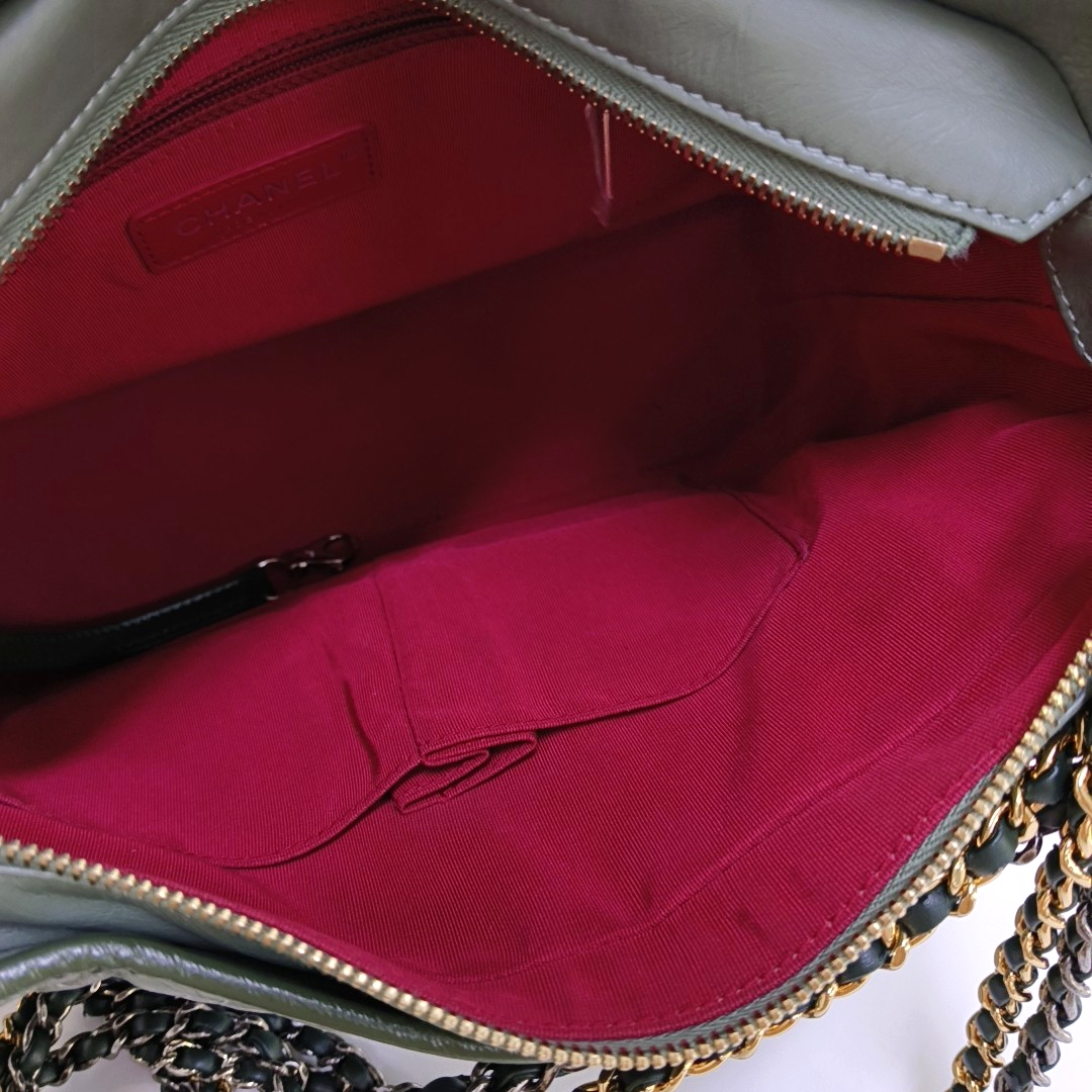 CHANEL GABRIELLE Medium Green Leather Quilted Single Shoulder Bag 24 Clasp Golden Hardware Removable Strap-(SKU)-965602113