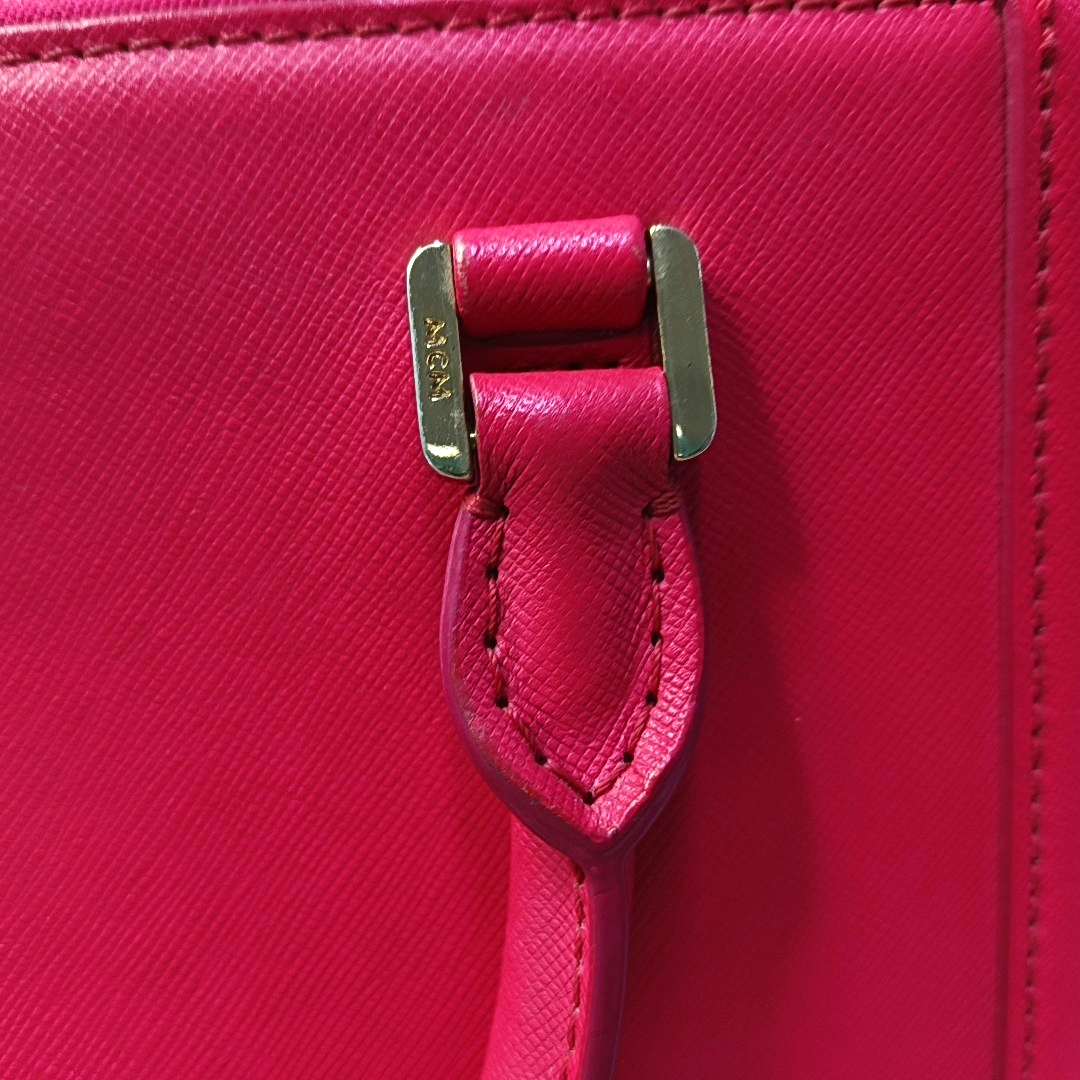 MCM NUOVO Hot Pink Leather Shoulder and Handbag Golden hardware Removable shoulder strap-(SKU)-943468994