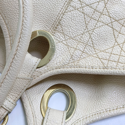 DIOR Tote bag White cowhide waffle pattern quilted single shoulder bag Golden hardware-(SKU)-957417098