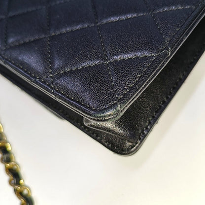 CHANEL CLASSIC VERTICAL PEARL medium black leather quilted diamond-stitched shoulder bag crossbody bag gold hardware 28 carat-(SKU)-966148569