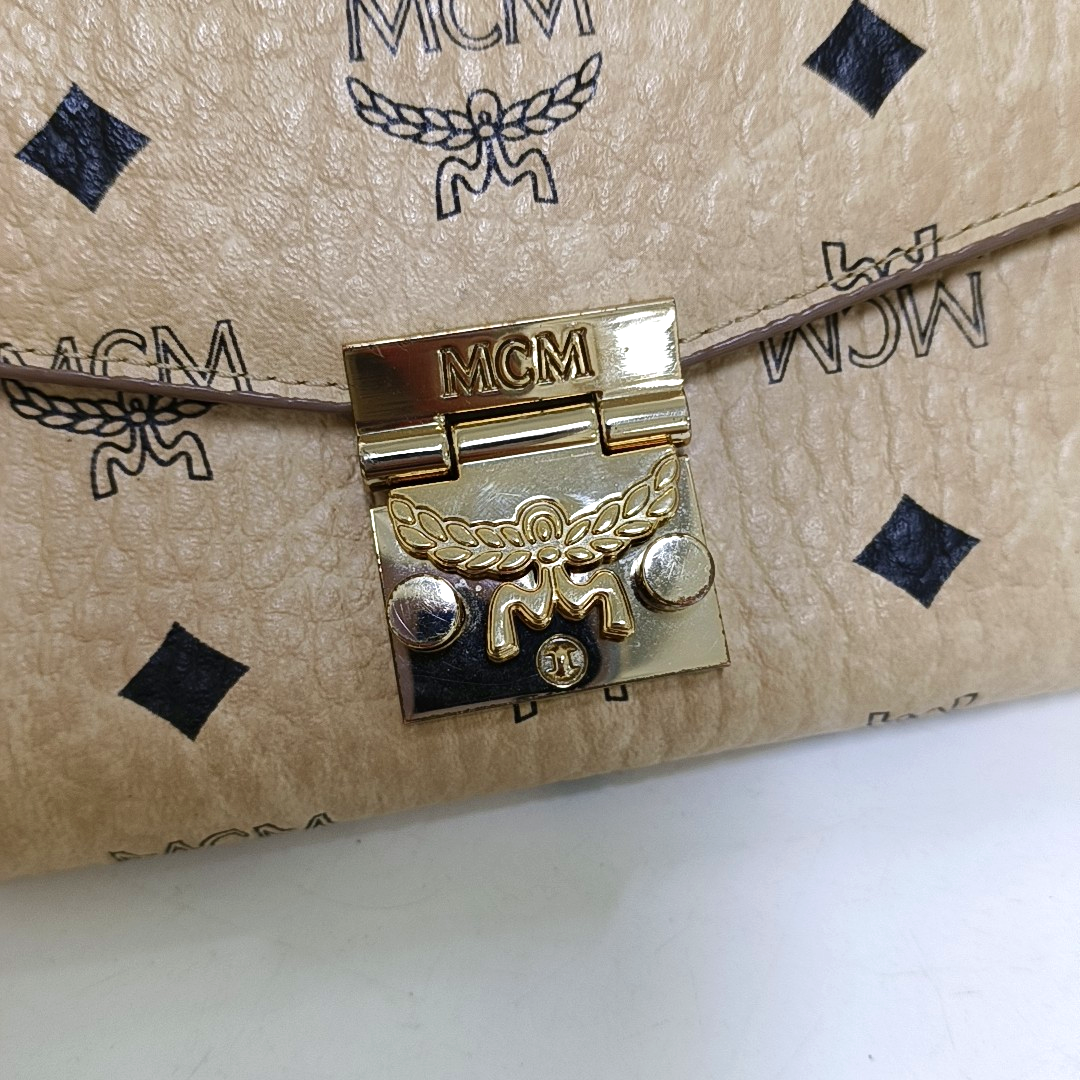 MCM PATRICIA Large size Khaki coated canvas monogram laurel buckle shoulder bag/handbag Golden hardware Removable shoulder strap-(SKU)-951984447