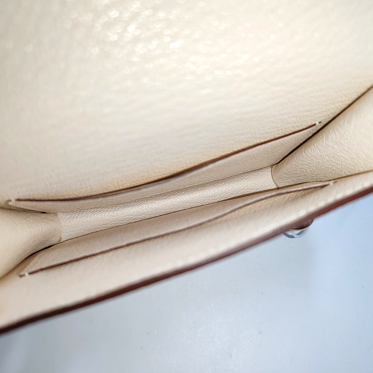 HERMÈS Roulis Cream Chèvre Mysore Leather Pochette Light Gold Hardware B Stamp Pockets Complete Accessories-(SKU)-959806501