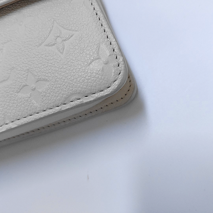 LOUIS VUITTON MÉTIS Beige Calfskin Monogram Embossed Shoulder Bag with Gold Hardware and Detachable Strap, Complete Accessories-(SKU)-962622859