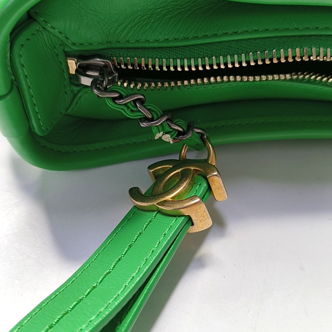 CHANEL GABRIELLE Small Green Calfskin Quilted Crossbody Shoulder Bag Detachable Strap-(SKU)-953383419