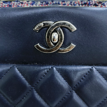 CHANEL PORTOBELLO Blue Calfskin Quilted Matelassé Shoulder Bag Crossbody Bag Handbag Rutenium Hardware 22 Clasp-(SKU)-958286214