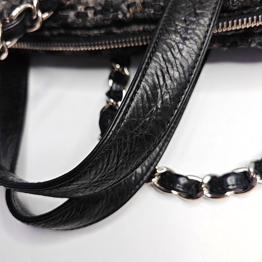 CHANEL PORTOBELLO Black Leather Diamond Quilted Single Shoulder Bag with Silver Hardware 13 opening-(SKU)-967525500