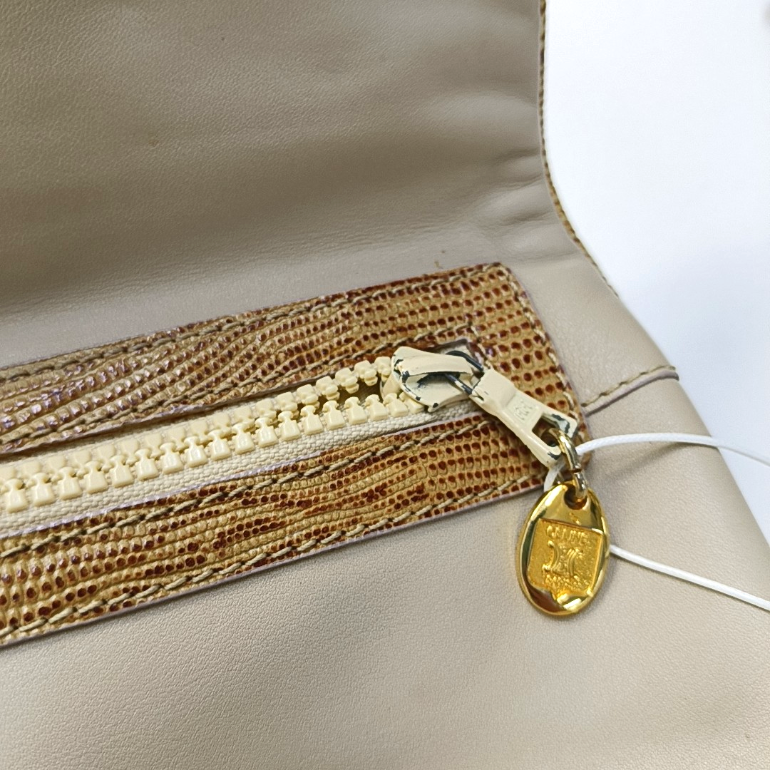 CELINE MACADAM CLUTCHES Khaki Cowhide Handbag Golden hardware-(SKU)-953216913