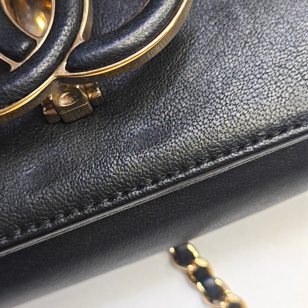 CHANEL THREAD AROUND Black Lamb Leather Quilted V-Stitch Shoulder Crossbody Bag Golden Hardware 24 Openings-(SKU)-945281486