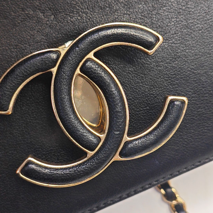 CHANEL THREAD AROUND Black Lamb Leather Quilted V-Stitch Shoulder Crossbody Bag Golden Hardware 24 Openings-(SKU)-945281486
