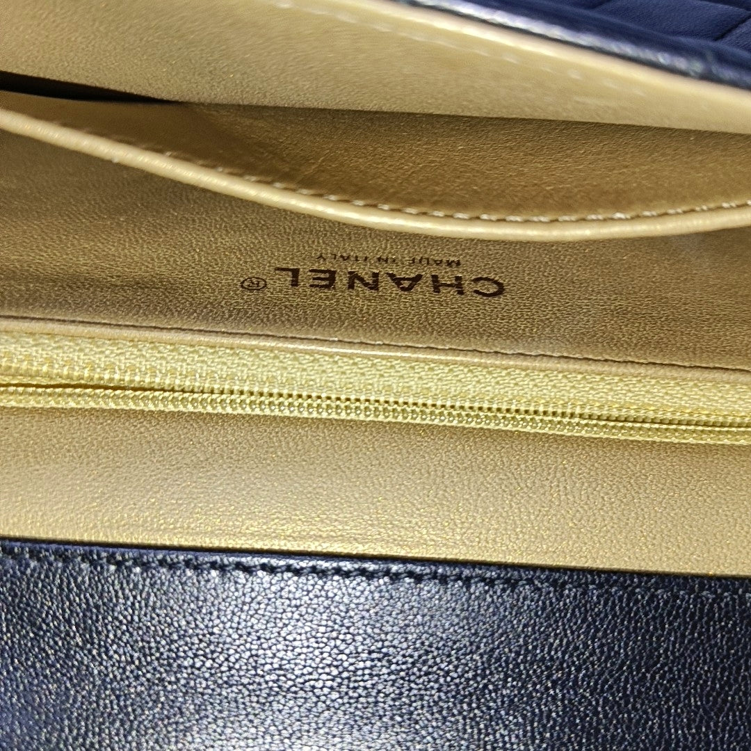 CHANEL CLASSIC VERTICAL PEARL medium black leather quilted diamond-stitched shoulder bag crossbody bag gold hardware 28 carat-(SKU)-966148569