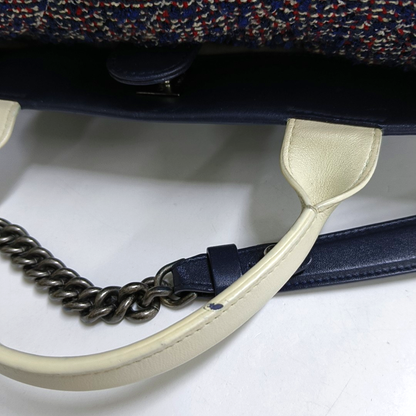 CHANEL PORTOBELLO Blue Calfskin Quilted Matelassé Shoulder Bag Crossbody Bag Handbag Rutenium Hardware 22 Clasp-(SKU)-958286214