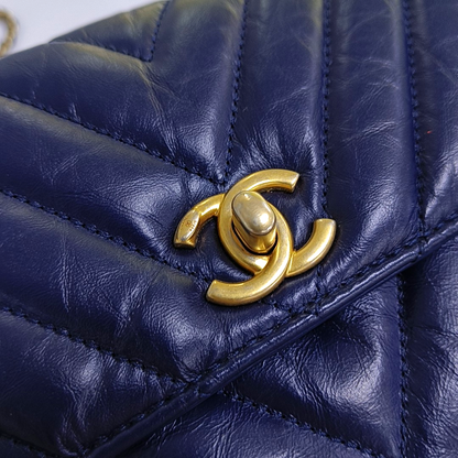 CHANEL COCO HANDLE Small Navy Blue Leather Quilted V Pattern Shoulder Bag with Detachable Strap, Gold Hardware, 26 Clasp-(SKU)-956703810