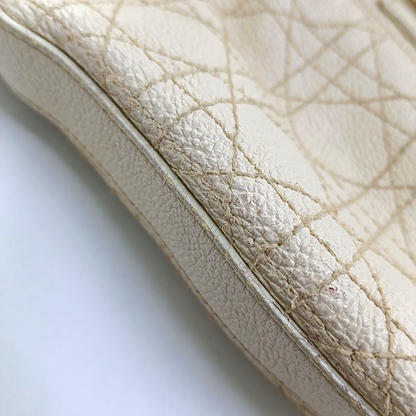 DIOR Tote bag White cowhide waffle pattern quilted single shoulder bag Golden hardware-(SKU)-957417098