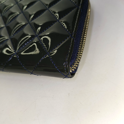 CHANEL ZIPPY深蓝色漆皮菱格纹,绗缝钱包 20nan-(SKU)-938651990