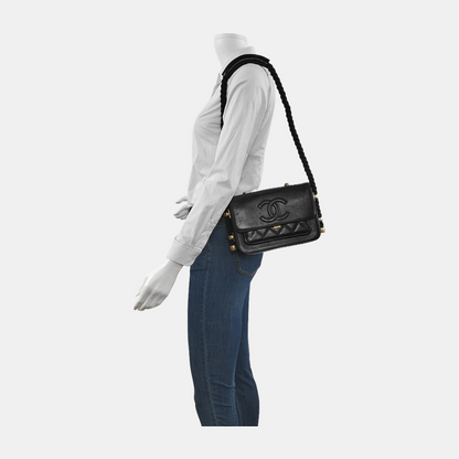 CHANEL EN VOGUE Black LambSkin Quilted Shoulder Bag Handbag with Gold Hardware, 27 Clasp-(SKU)-947279810