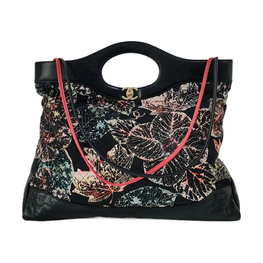CHANEL CHANEL 31 Black Fabric Quilted Handbag Single Shoulder Bag Gold Hardware 26 Clasp-(SKU)-950087000