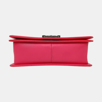 CHANEL BOY CHANEL Medium Pink Patent Leather Quilted Shoulder Bag with Chain Strap, Palladium Hardware, 17 Flap, Removable Shoulder Strap-(SKU)-958774590