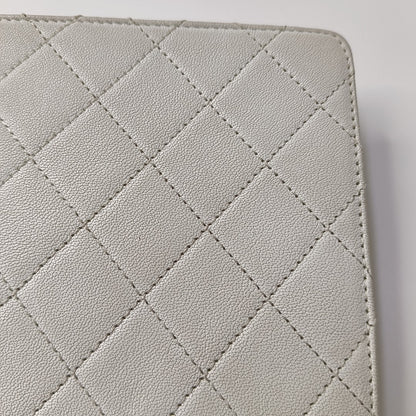 CHANEL CHIC PEARLS FLAP White Lamb Skin Quilted Single Shoulder Bag with Gold Hardware, 27 Clasp, Complete Accessories-(SKU)-959333982