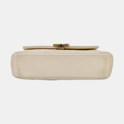 CHANEL THREAD AROUND White Lamb Skin Quilted V Pattern Shoulder Bag Crossbody Bag Gold Hardware 22 Opening Pockets-(SKU)-966841707